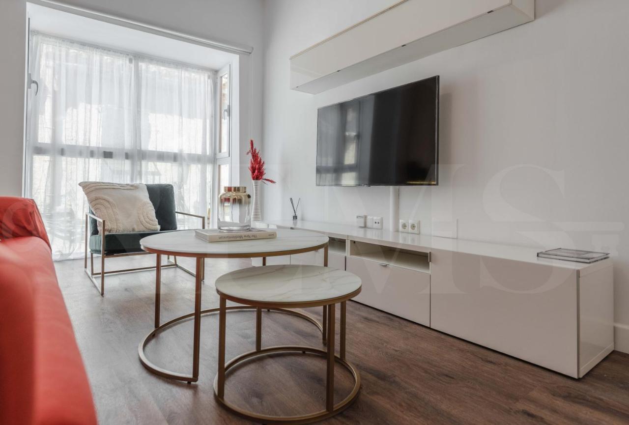 Apartment Designed Minimalist - Center By Rems *
